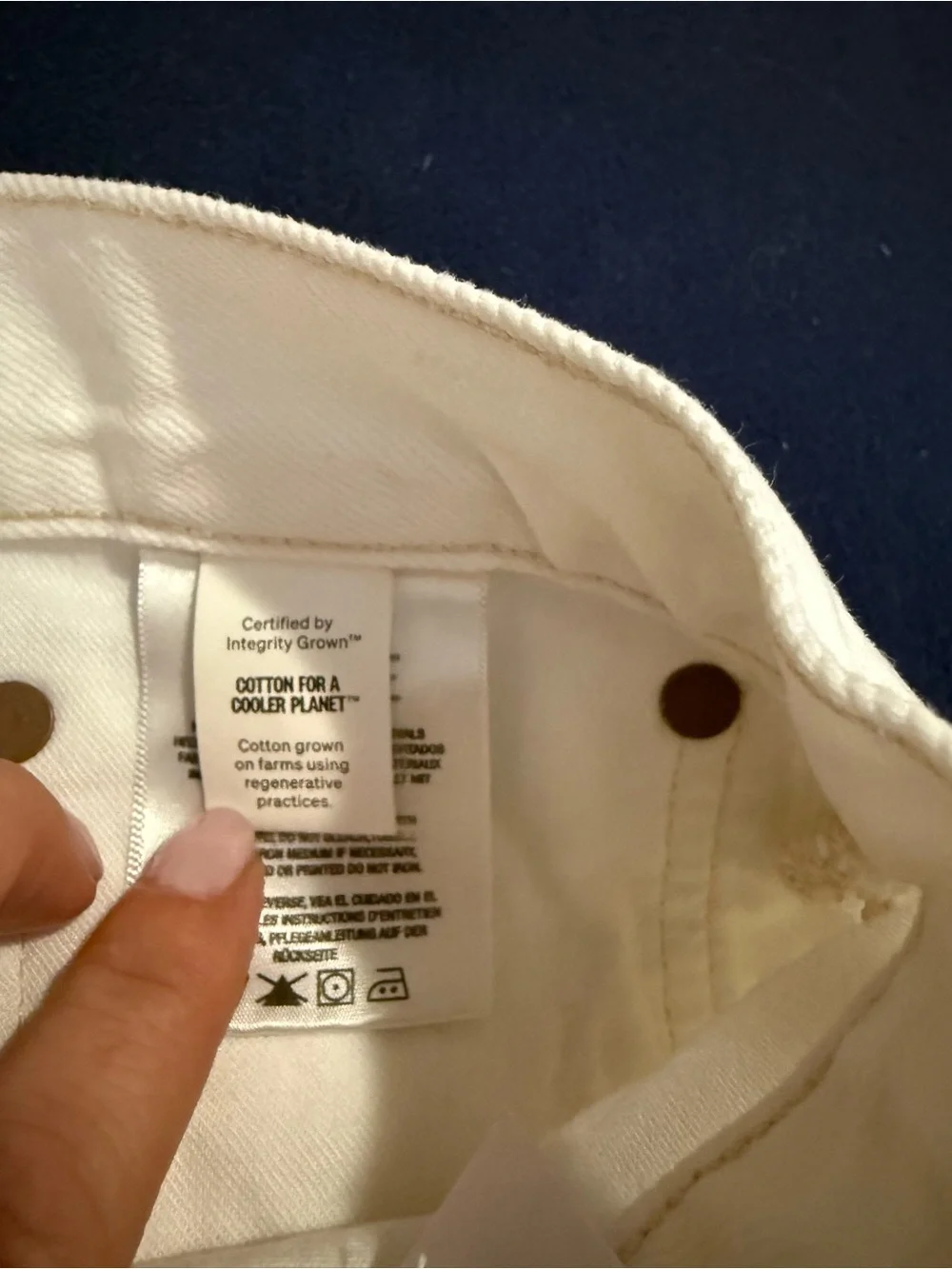 AGOLDE Parker Long Short Loose Fit in Panna Cotta White Size 32 NWT MSRP $158